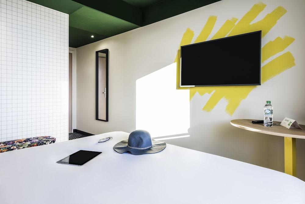 Ibis Styles Lyon Meyzieu Arena Stadium Kültér fotó